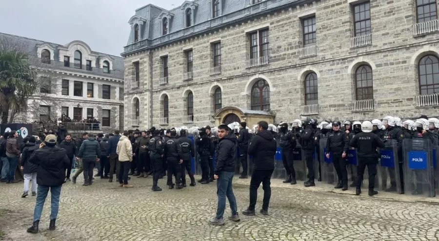 Boğaziçi Üniversitesi Güney Kampüs'e 'çevik kuvvet' ablukası