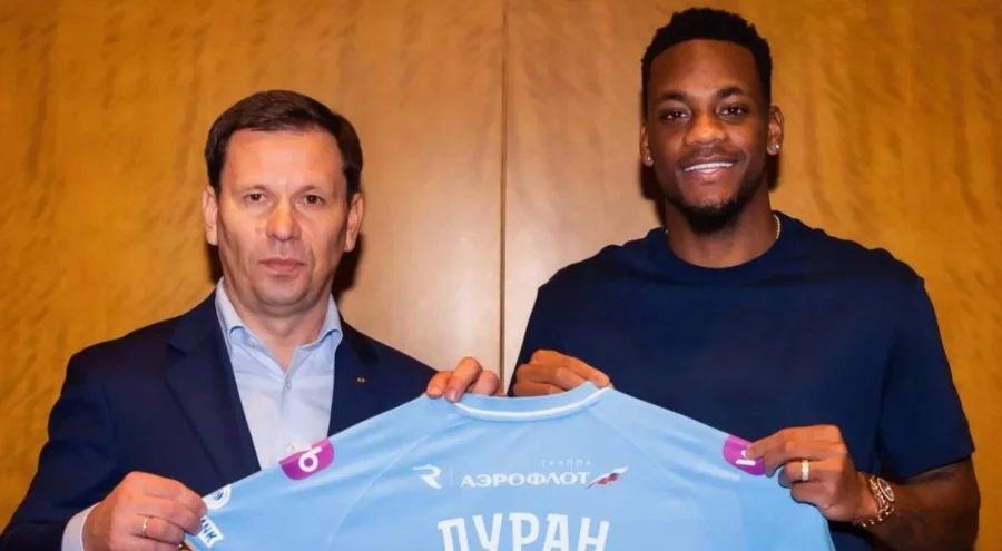 Jhon Duran yeni takımına imzayı attı