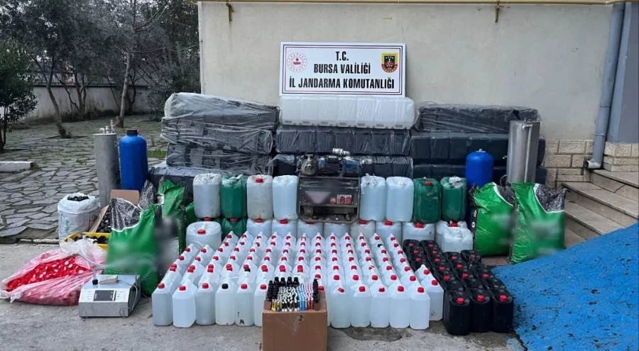 Bursa'da yer altına gizlenmiş kaçak alkol fabrikasına baskın!