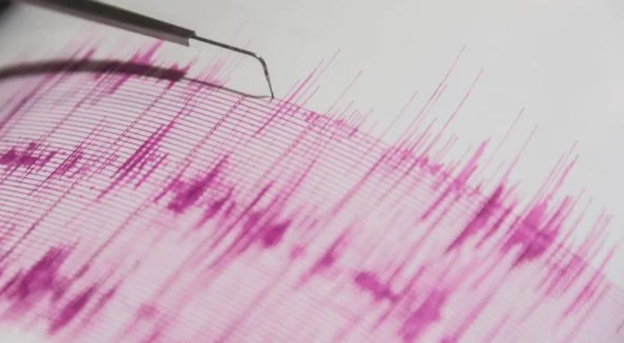 Ege Denizi'nde 4 büyüklüğünde deprem!