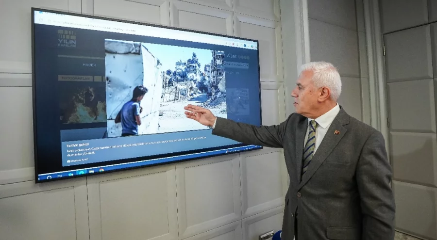 Bursa Büyükşehir Belediye Başkanı Bozbey, AA'nın "Yılın Kareleri" oylamasına katıldı