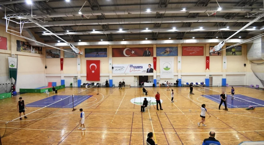 Badmintonun yıldızları Osmangazi'de parladı