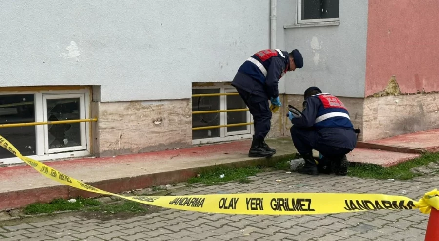 Okulun 4. katından düşen öğrenci ağır yaralandı