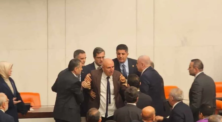 TBMM'deki yumruklu kavgada CHP'li Tanal yaralandı! İlk müdahale revirde yapıldı
