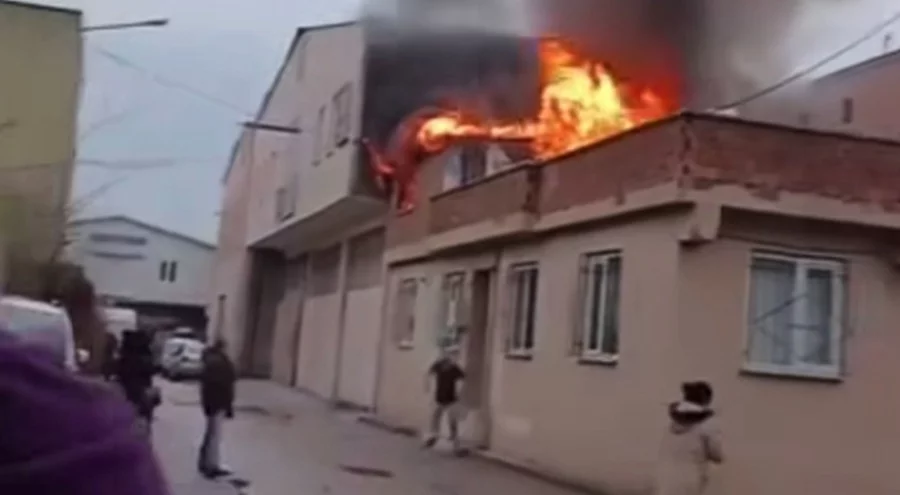 Bursa'da çatı yangını!