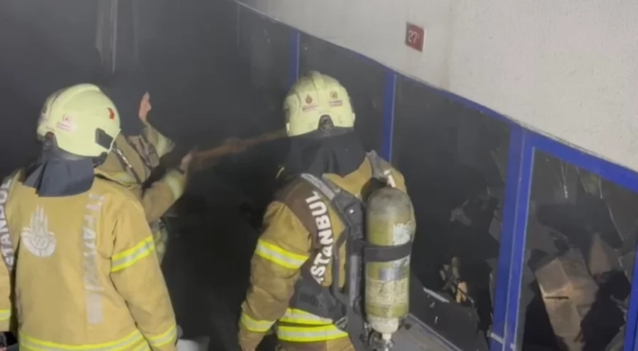 İstanbul Maltepe'de tamirhane yangını!