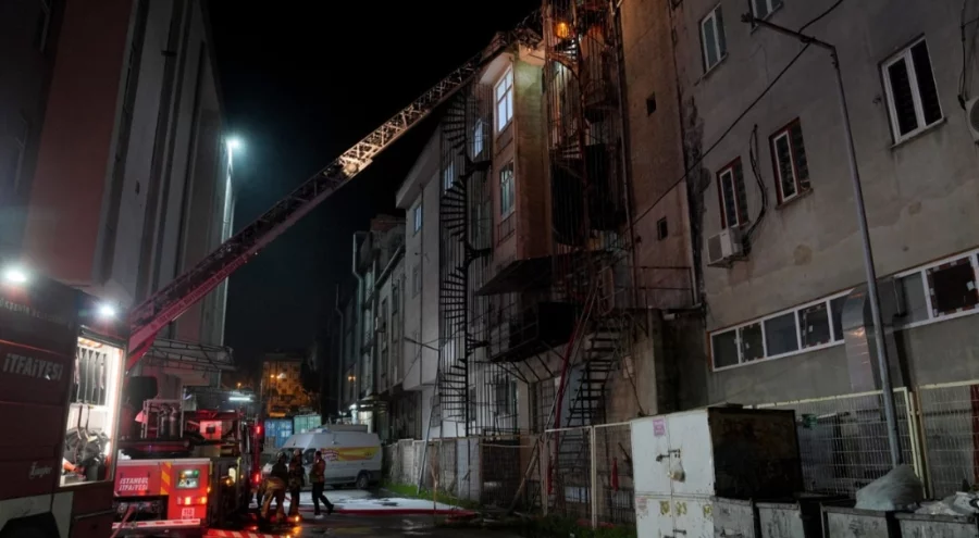 İstanbul Bağcılar'da korkutan iş yeri yangını