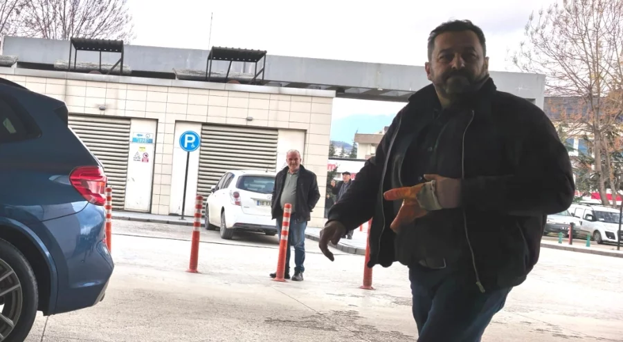 Bursa'da feci iş kazası! Elini metal profillere sıkıştırdı...