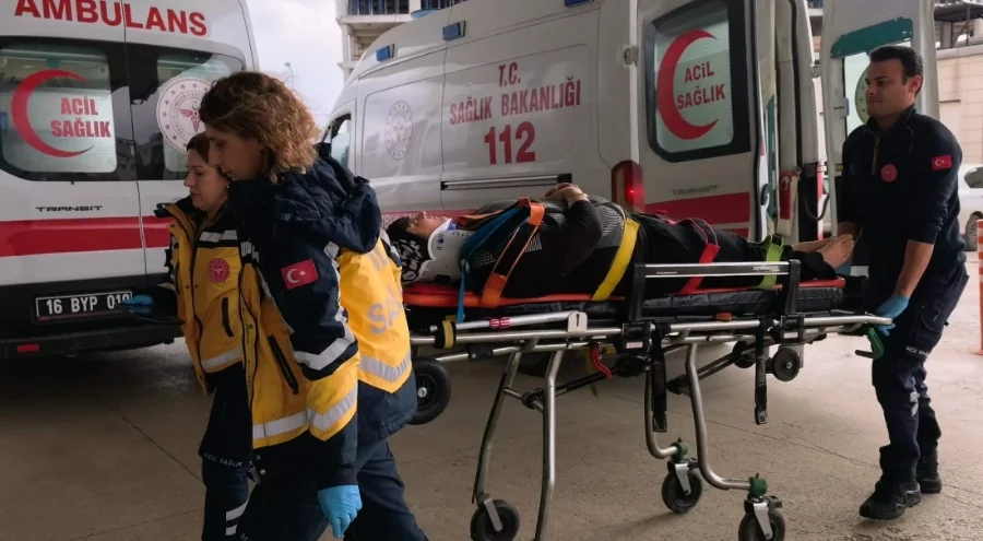 Bursa'da villaya temizliğe gelen kadın ikinci kattan düşüp yaralandı