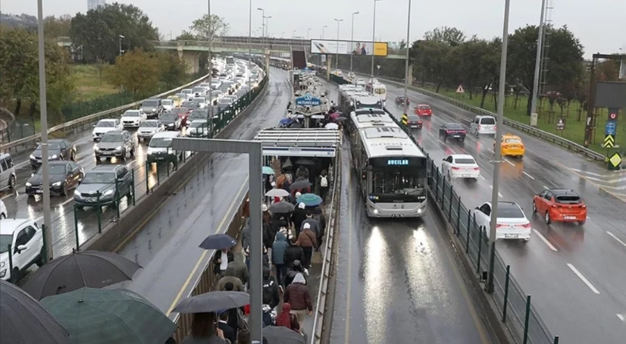 İstanbul'da toplu taşıma ve Marmaray'a zam yapıldı