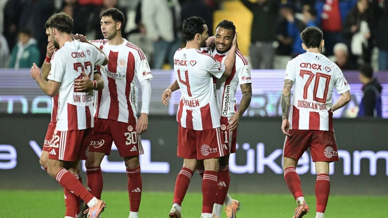 Antalyaspor, Samsunspor'u 3-1 mağlup etti