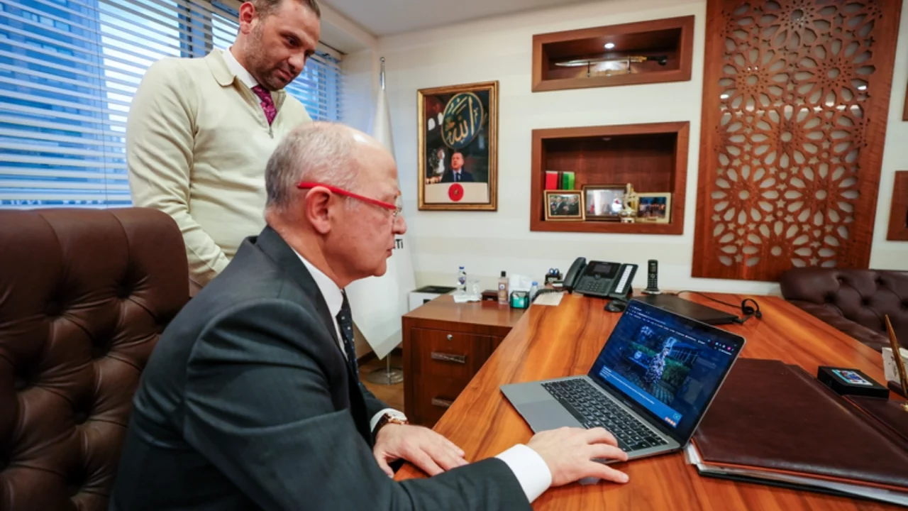 AK Parti Bursa İl Başkanı Gürkan AA'nın "Yılın Kareleri" oylamasına katıldı