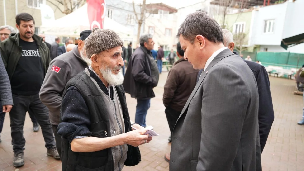 Osmangazi'de cuma bereketi Mehmet Akif Mahallesi sakinleriyle paylaşıldı