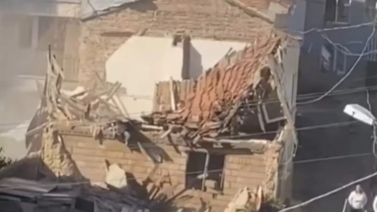 Bursa Gemlik'te metrik bina çöktü