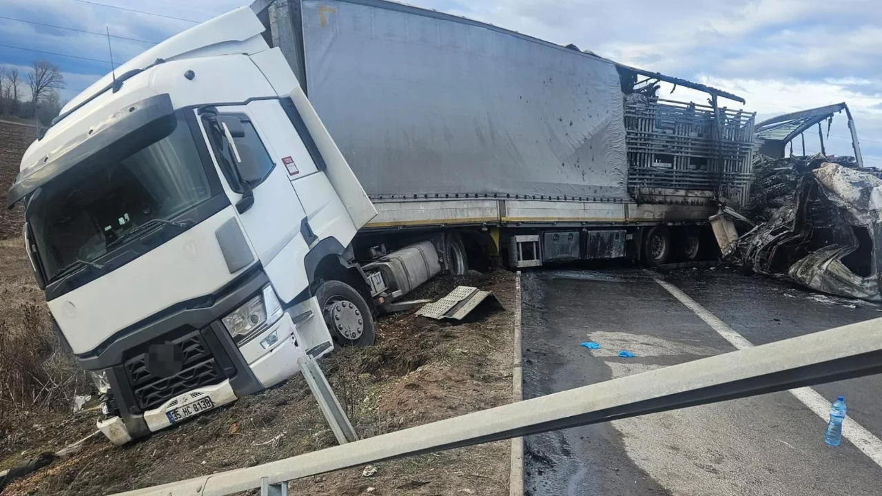 Bulgaristan'da tır kazası! 2 Türk şoför hayatını kaybetti