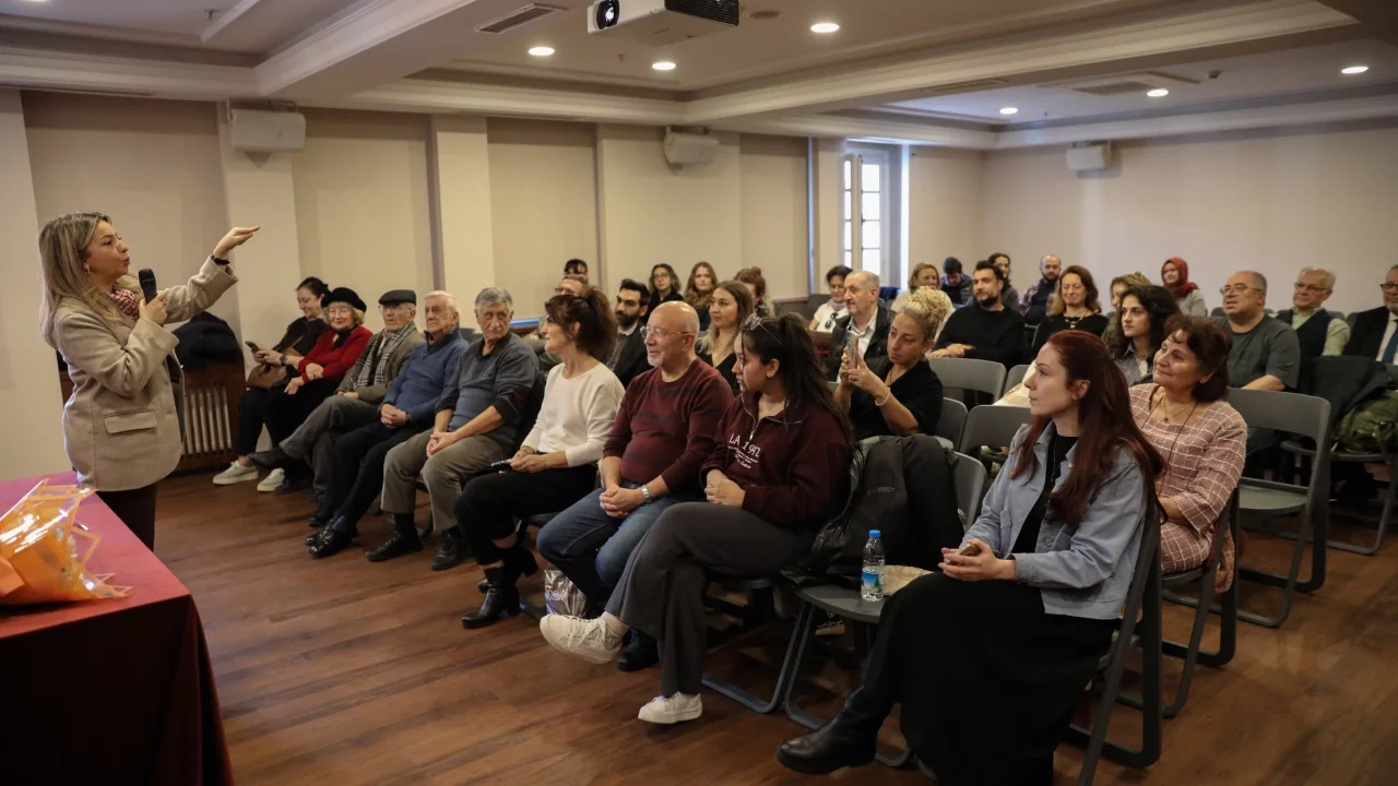 Bursa'da sanat ve düşüncenin rehberliğinde sevgi konuşuldu