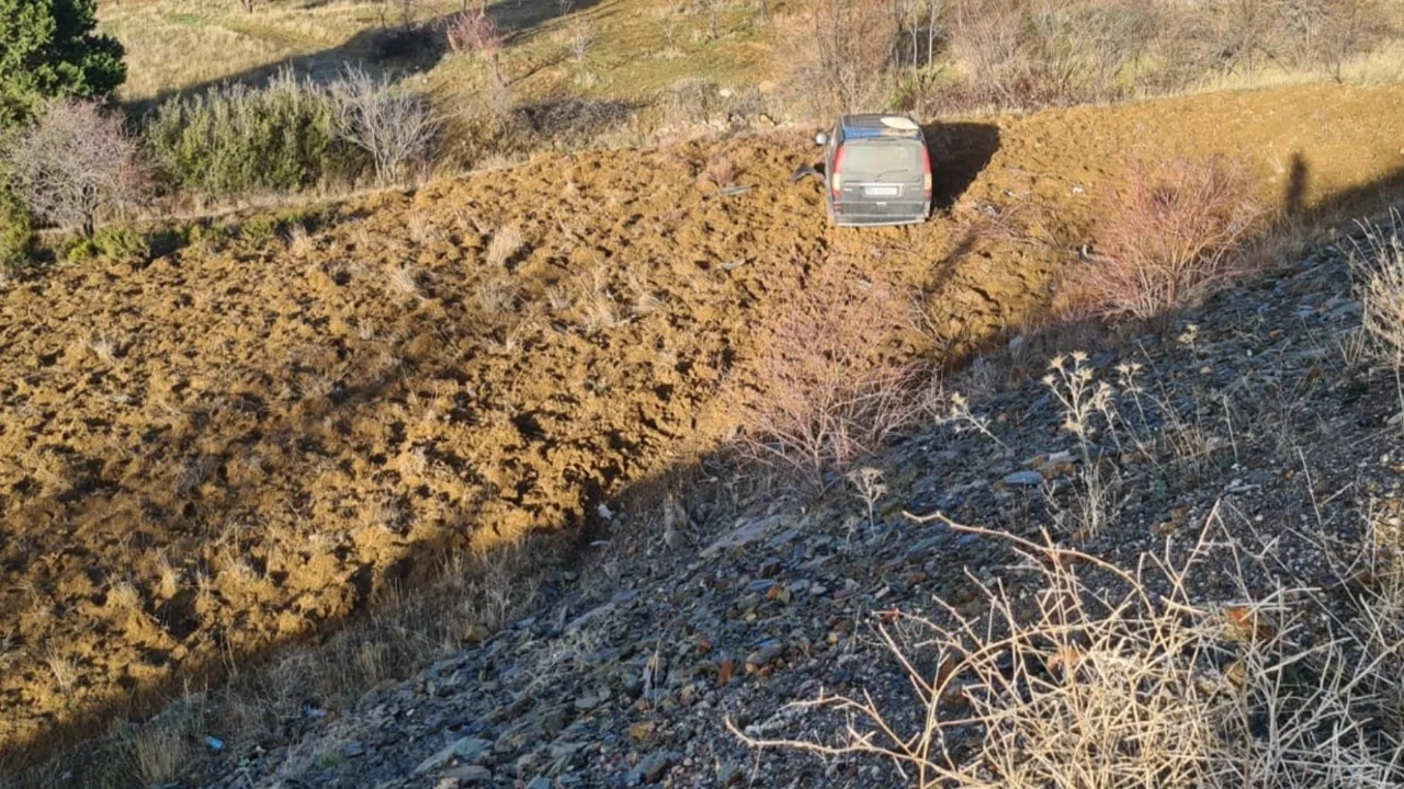 Isparta'da kontrolden çıkan araç şarampole uçtu: Çok sayıda yaralı