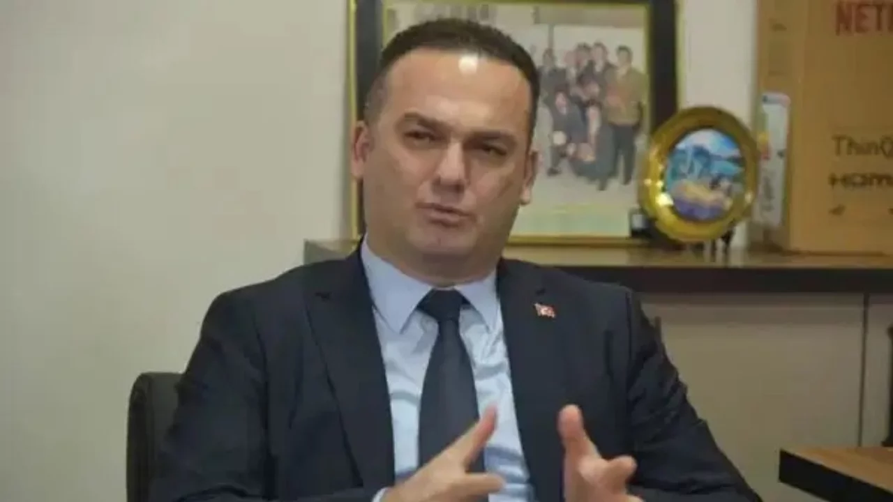 Görele'de CHP'li 2 meclis üyesi istifa etti