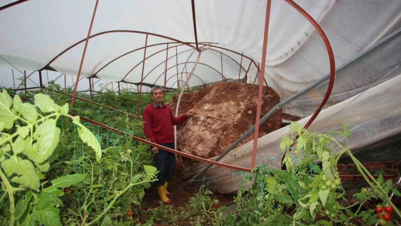 Antalya fırtına ve hortum sonrası heyelanlar kırsalı tehdit ediyor