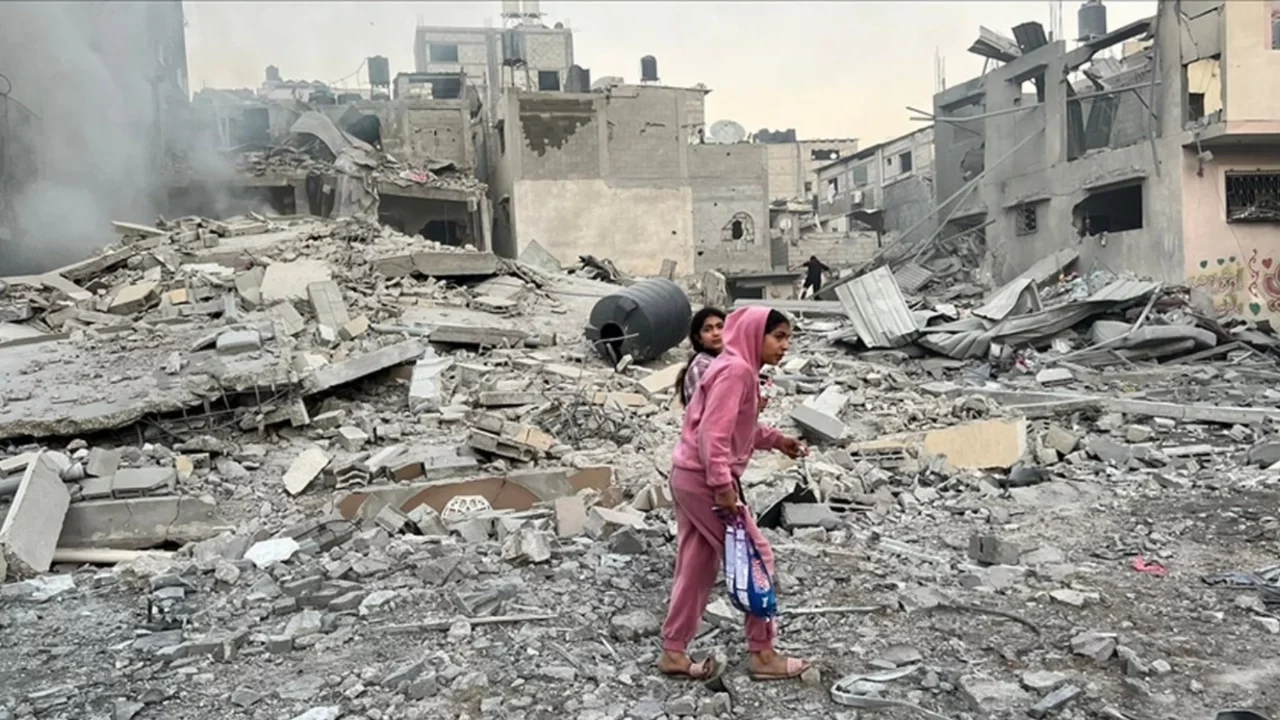 İsrail'in ateşkese rağmen vurduğu Gazze'de 10 kişi daha öldü