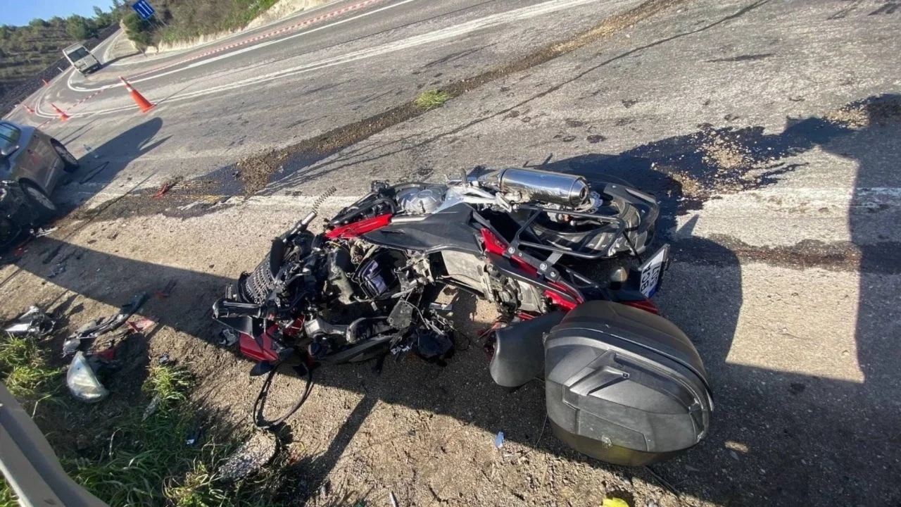Bilecik'te otomobile çarpan motosiklet sürücüsü yaşamını yitirdi