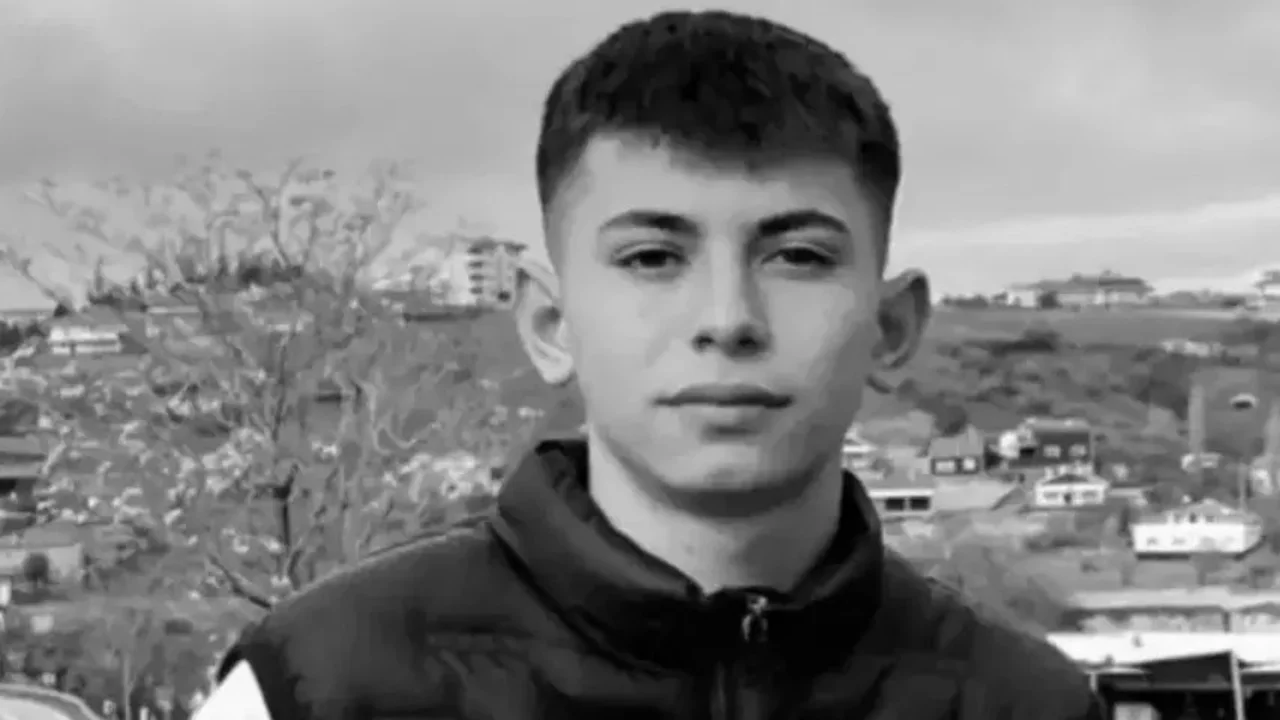 Manisa'da motosiklet devrildi: 16 yaşındaki çocuk hayatını kaybetti