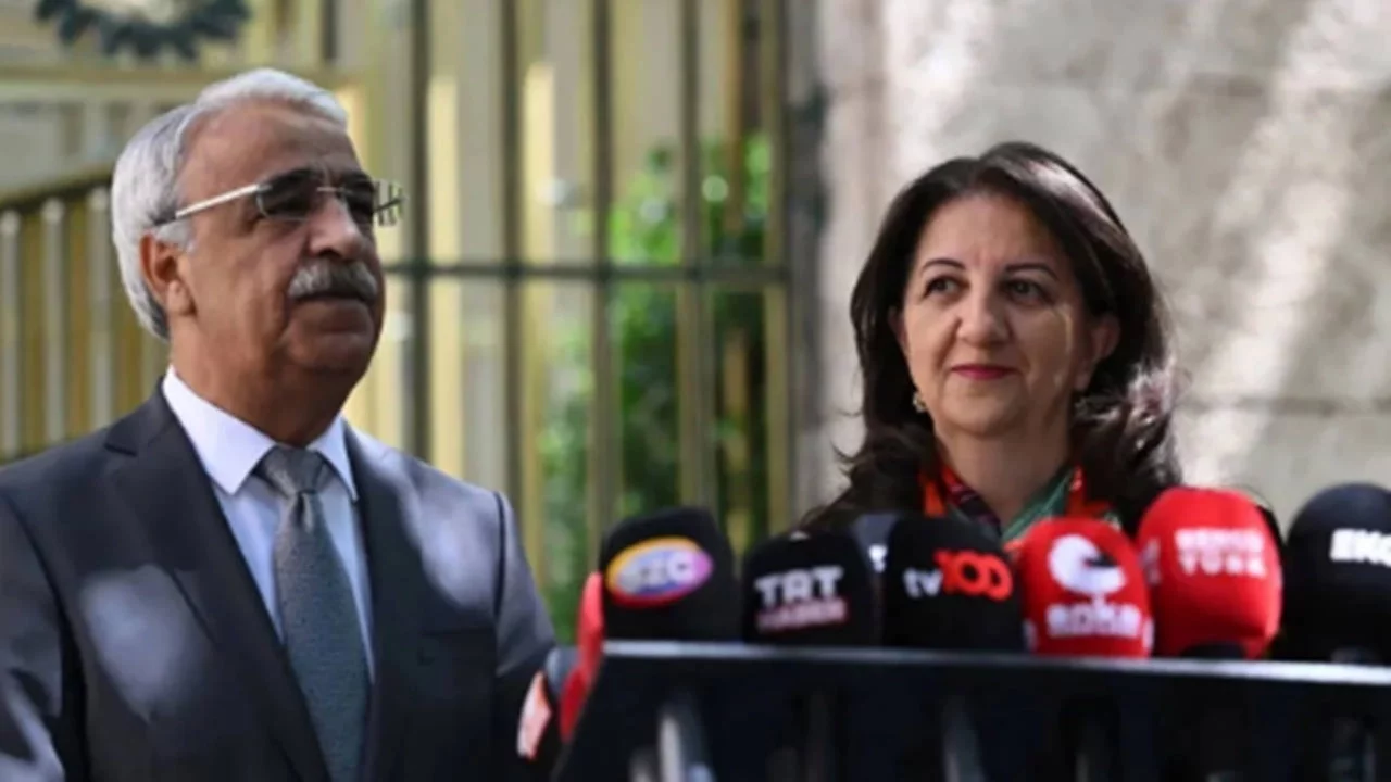 DEM Parti İmralı Heyeti, PKK elebaşı Öcalan'la görüştü