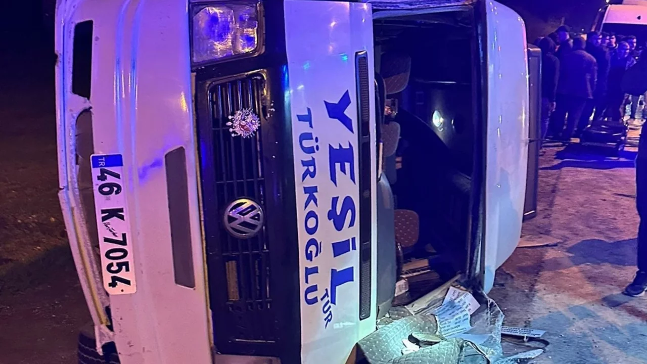 Kahramanmaraş'ta minibüs kazası: 10 kişi yaralandı