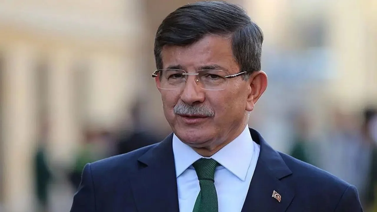 Ahmet Davutoğlu: Maddi sıkıntılar yaşıyorum