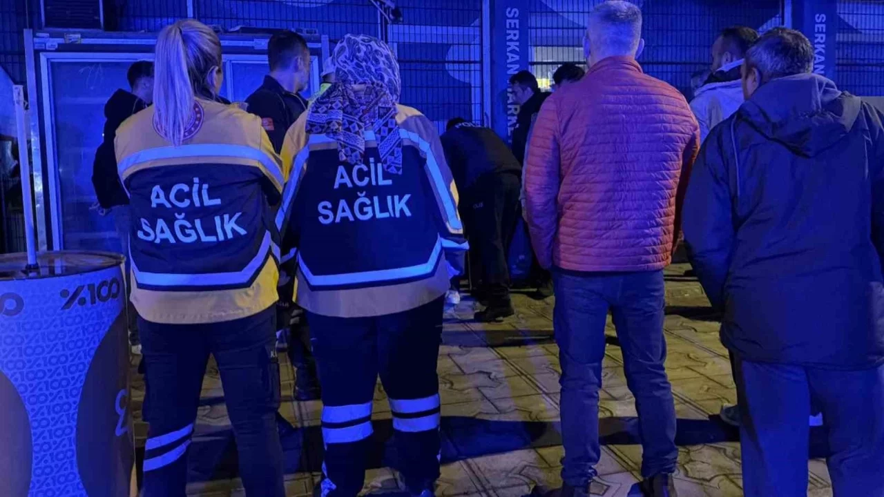 Motosiklet kazası geçiren genç, polisin iknasıyla hastaneye gitti