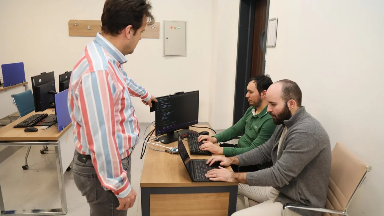 Bursa Teknik Üniversitesi, endüstriyel arızaları gerçekleşmeden bildiren yapay zekâ geliştiriyor