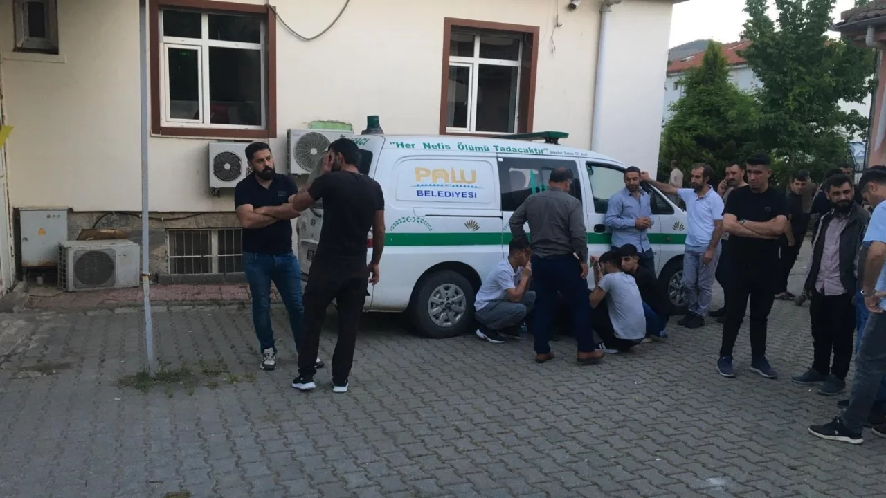 Babasını öldüren ve annesini yaralayan çocuk mahkemede yaşananları anlattı