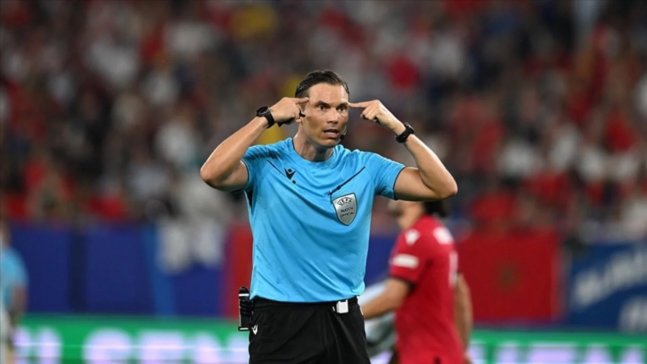 Fenerbahçe-Nottingham Forest maçını yönetecek hakem belli oldu