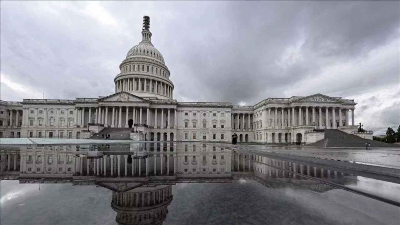 ABD'de Kongre Binası'na silahla koşan şüpheli gözaltına alındı