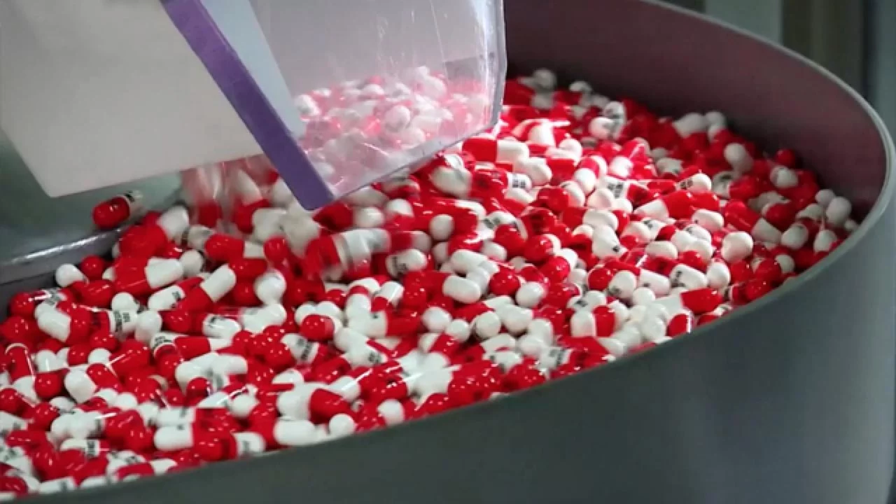 Usulsüz ilaç çetesi çökertildi