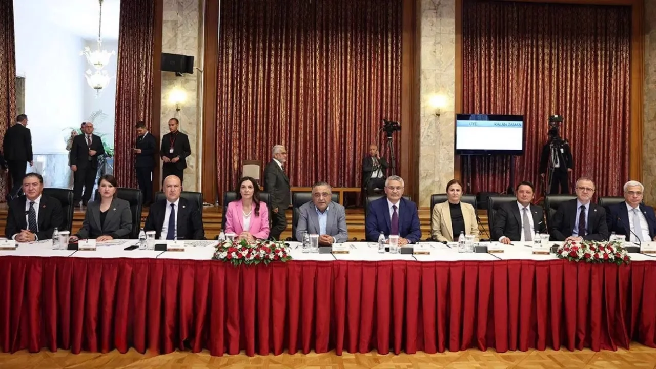 CHP, komisyon raporuna düştüğü şerhi açıkladı