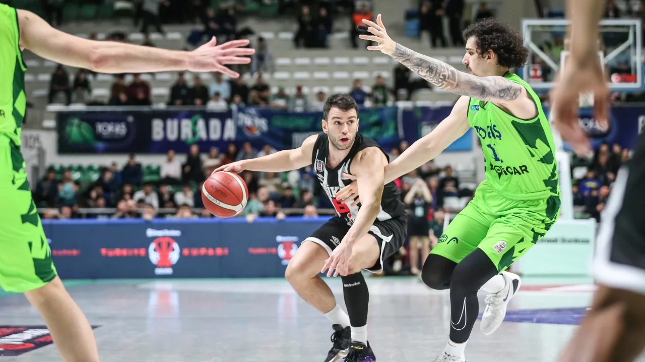 Beşiktaş GAİN, TOFAŞ'ı yendi