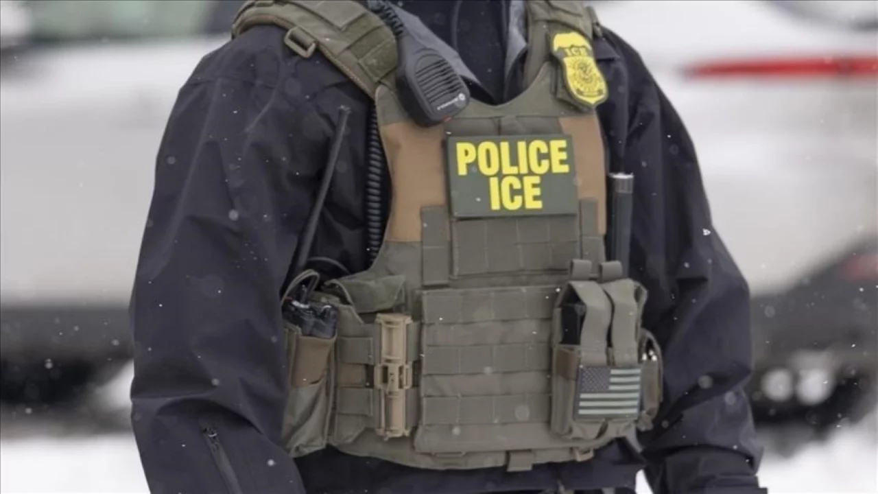 ABD'de ICE polisi, 2 aylık hasta bebeği ailesiyle birlikte sınır dışı etti