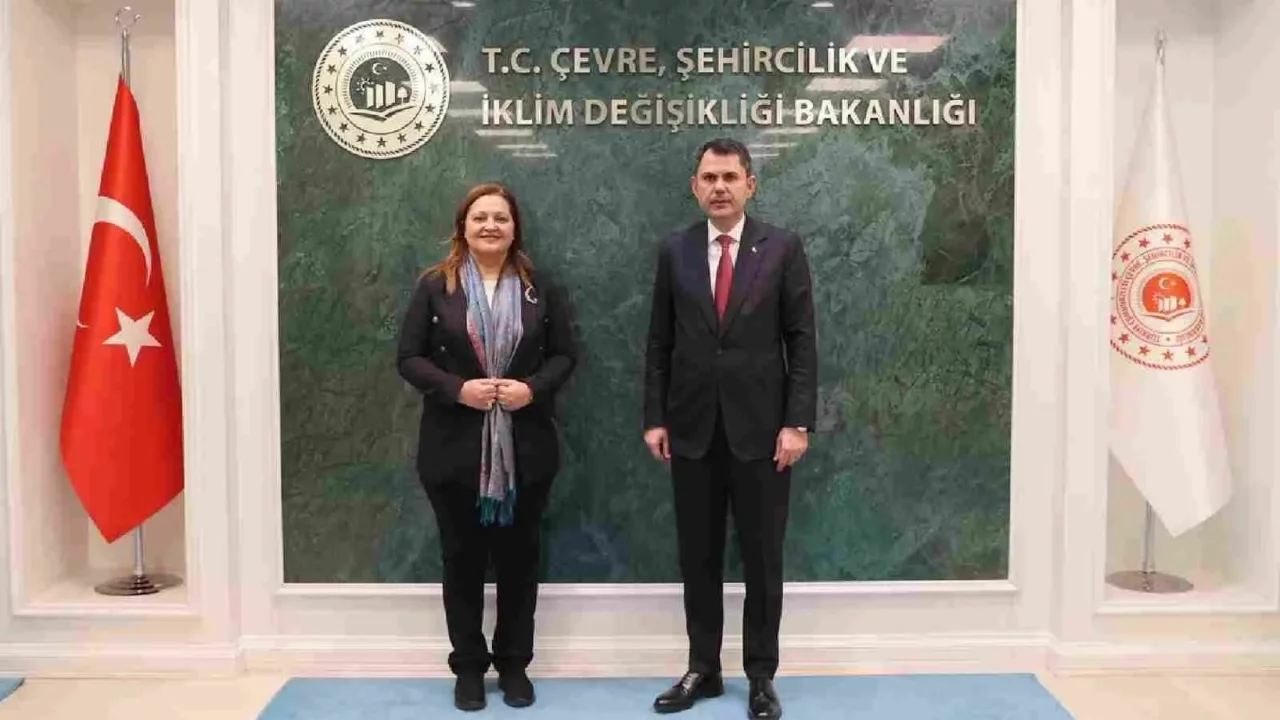 CHP'li Afyon Belediye Başkanı Burcu Köksal'dan Murat Kurum'a ziyaret