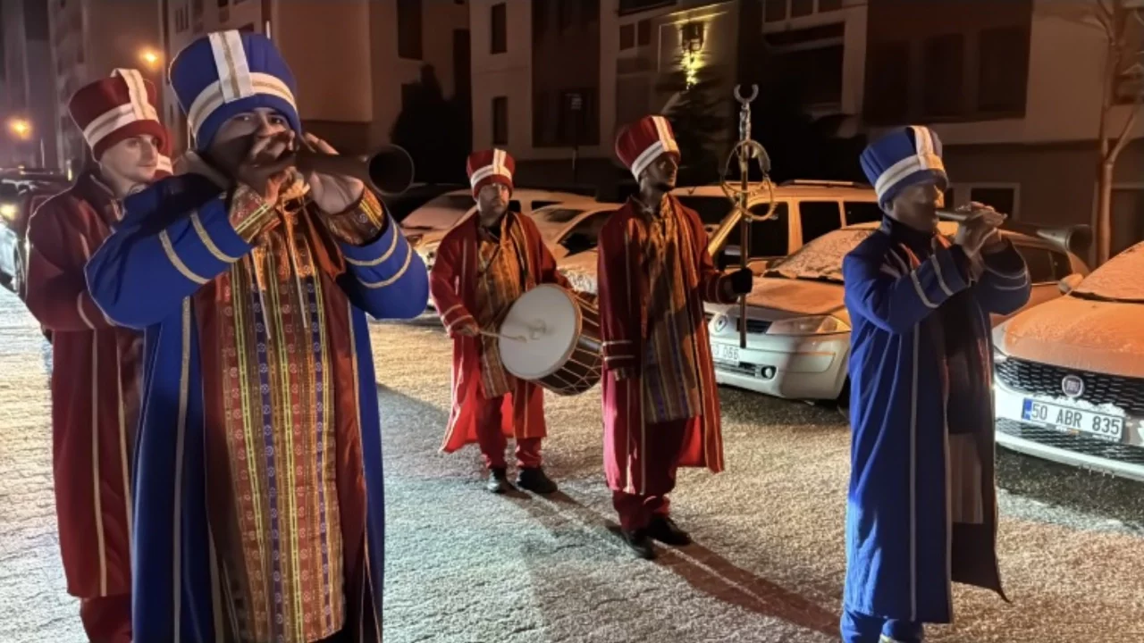 Sahura mehter marşıyla uyandılar