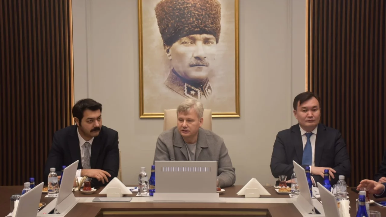 Kazak heyet Bursa OSB'de incelemelere bulundu