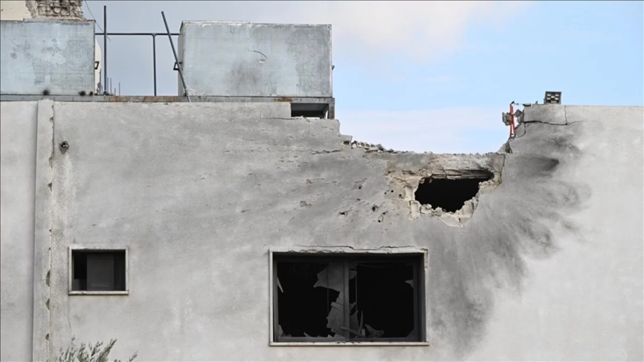 İsrail , Lübnan'ın doğu ve güney bölgelerine saldırılar düzenledi