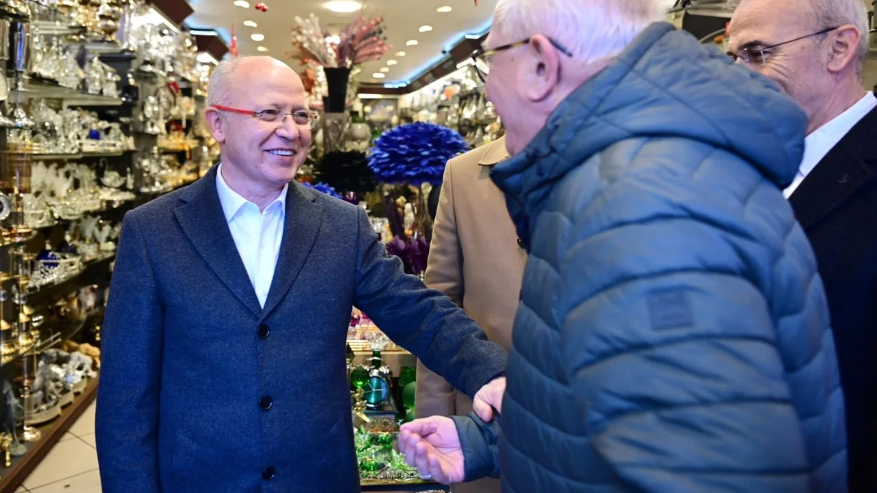 AK Parti Bursa İl Başkanı Gürkan esnaf ziyaretinde bulundu