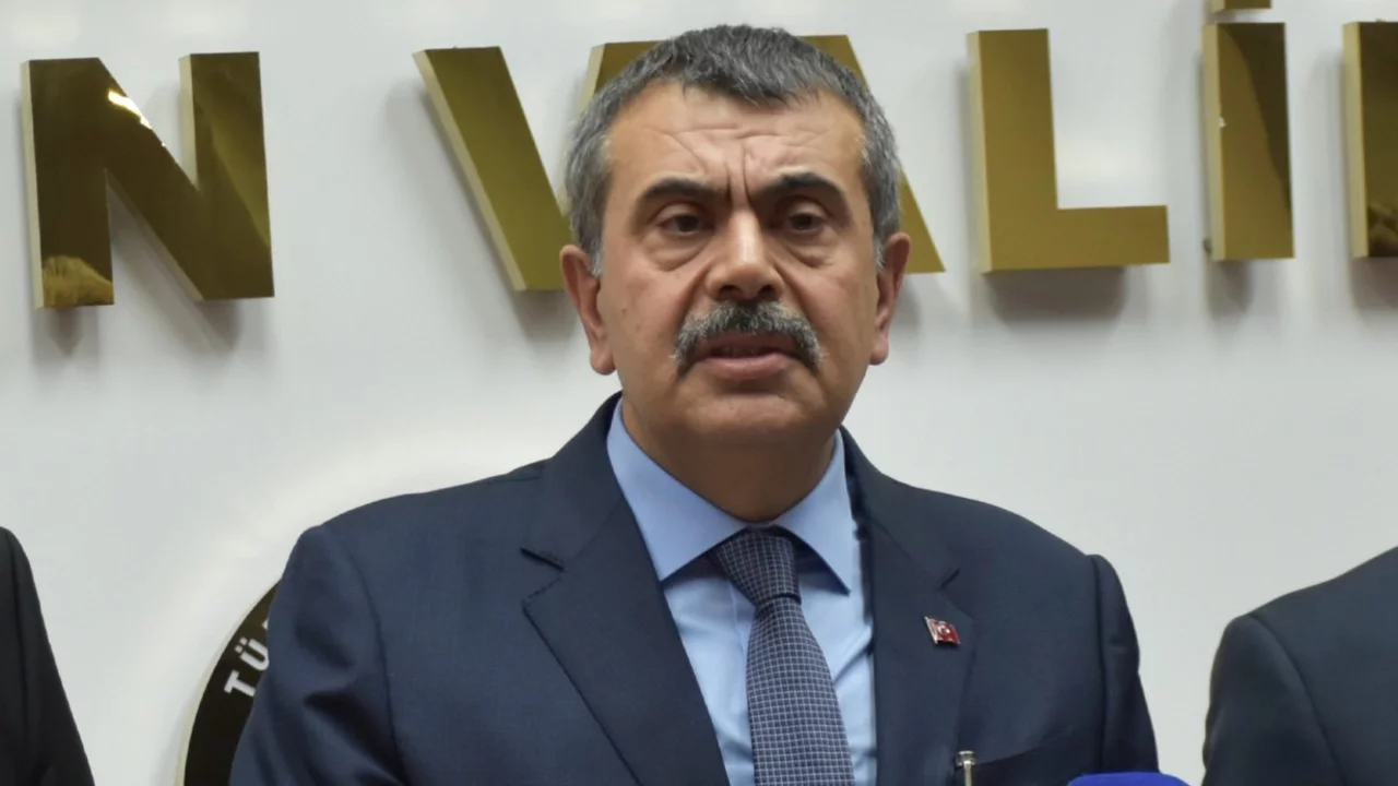 Bakan Tekin'den 168 kişinin imzaladığı metne sert tepki: Suç duyurusunda bulunacağız