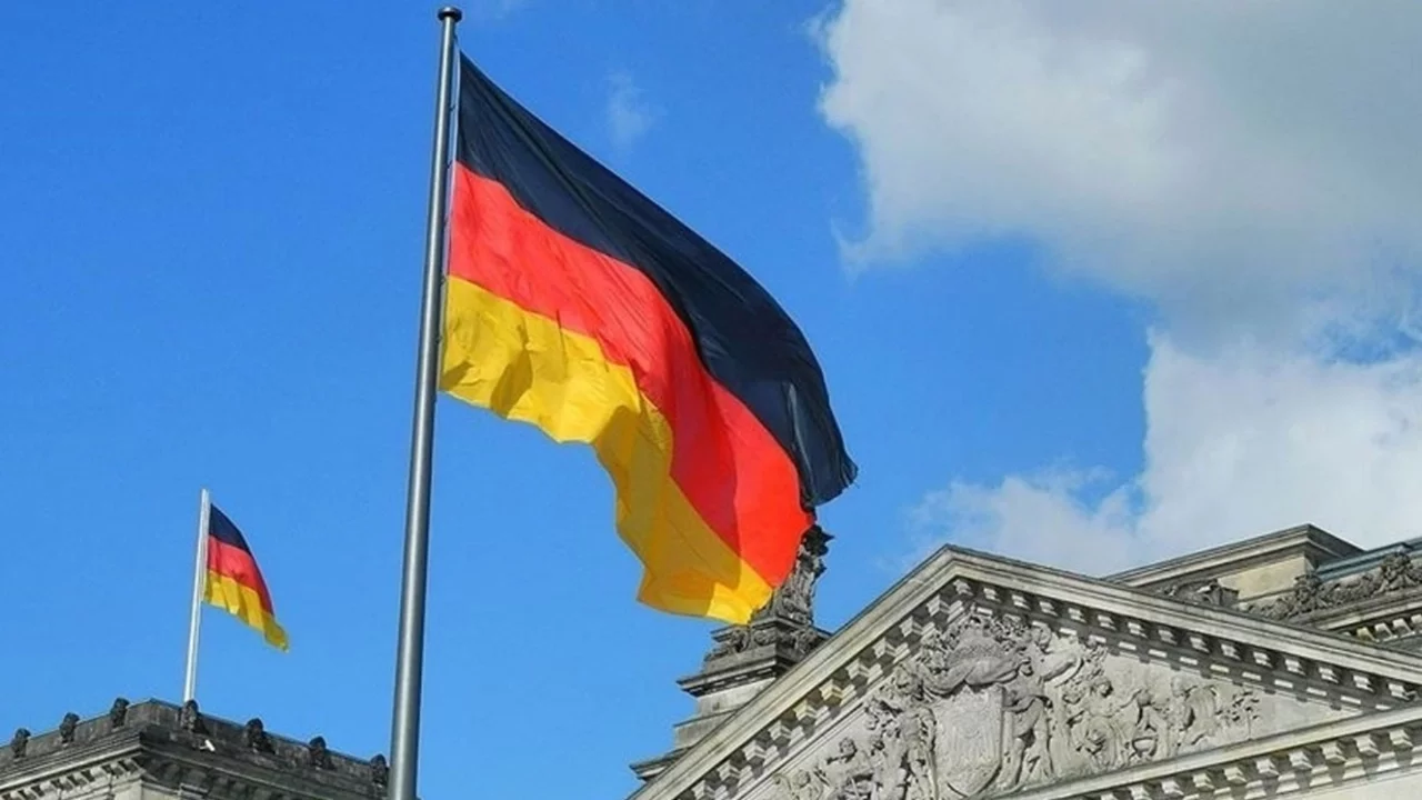 Almanya'dan vatandaşlarına İran'ı acilen terk etme çağrısı