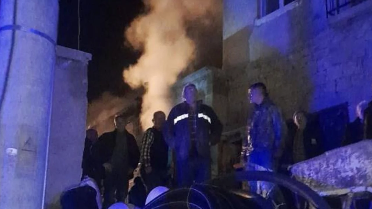 Devrilen soba yangına neden oldu