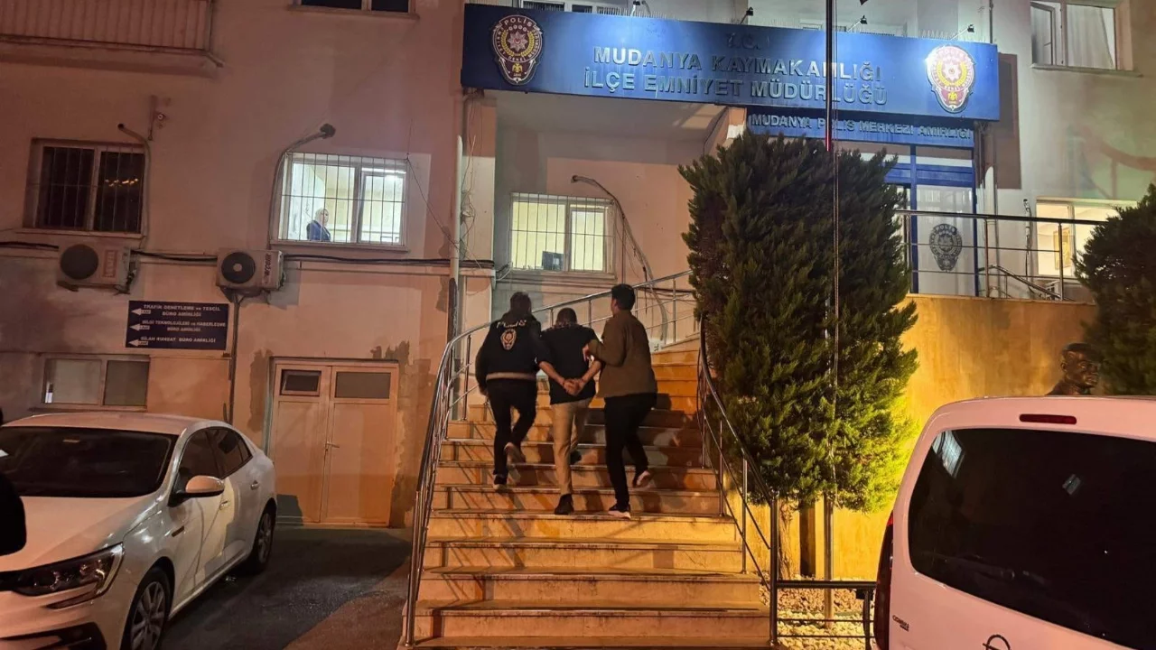 Bursa Mudanya'da kesinleşmiş hapis cezası bulunan 5 kişi yakalandı