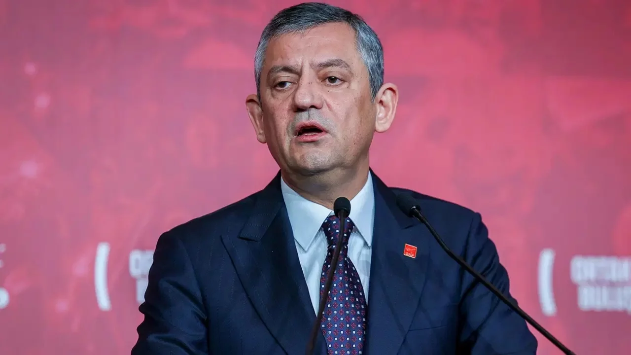 Özgür Özel 2 Mart'ı işaret etti! 'Adaylık' tartışmalarına yanıt verdi