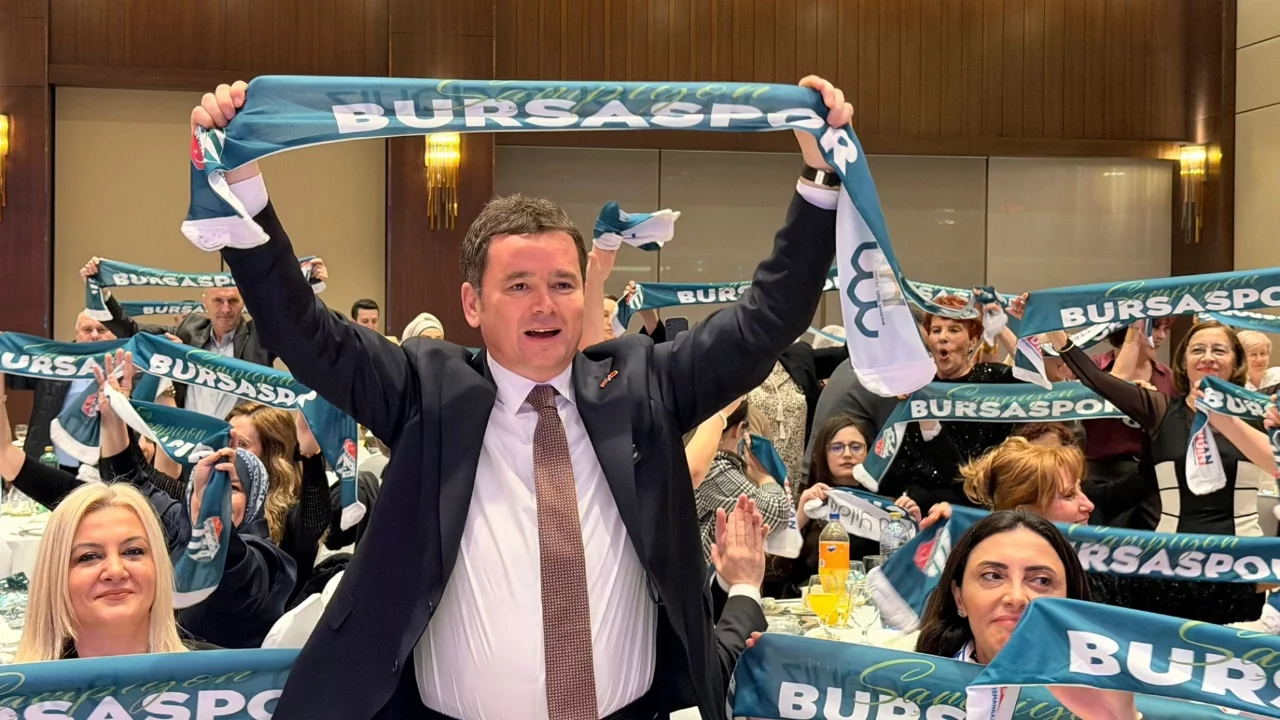 Osmangazi Belediye Başkanı Aydın, Bursaspor'a Balkanlar'dan destek verdi