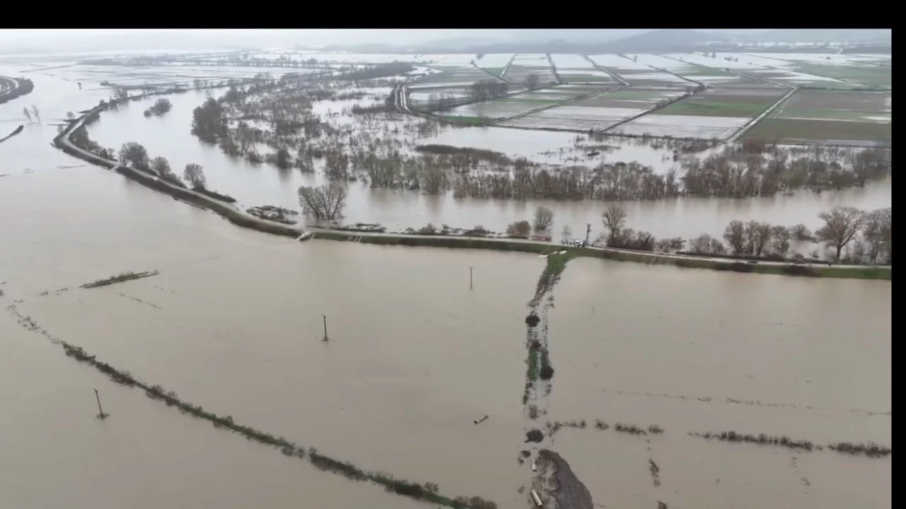 Meriç Nehri taştı, tarım arazileri sular altında kaldı